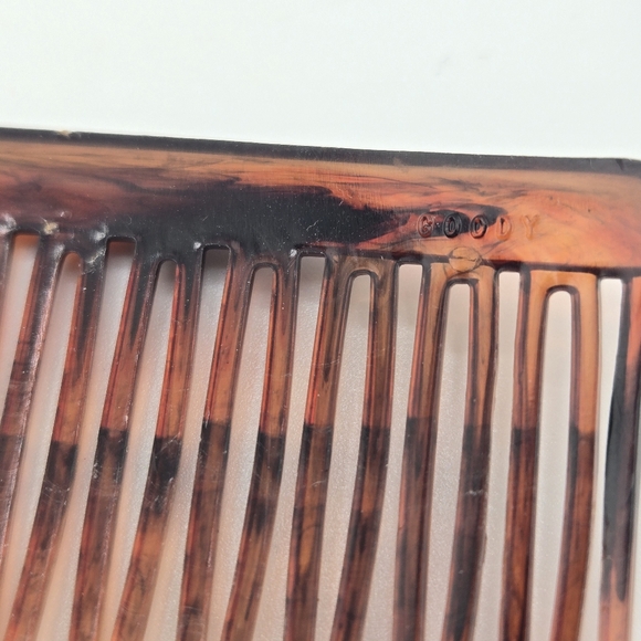 Vintage Goody (7) and Nonbranded (4) Plastic Hair Combs - Picture 10 of 16
